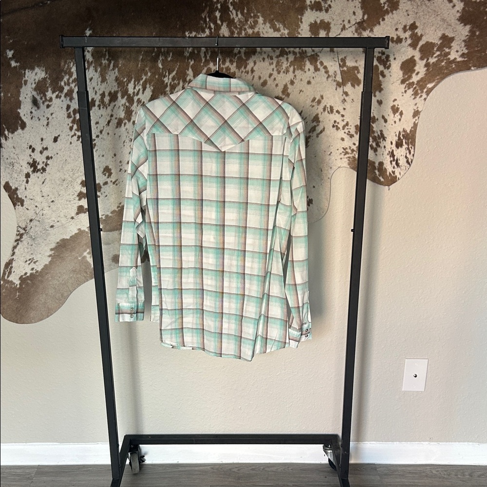 Wrangler Women’s Pearl Snap Shirt - Mint and White Plaid - Picture 4 of 4
